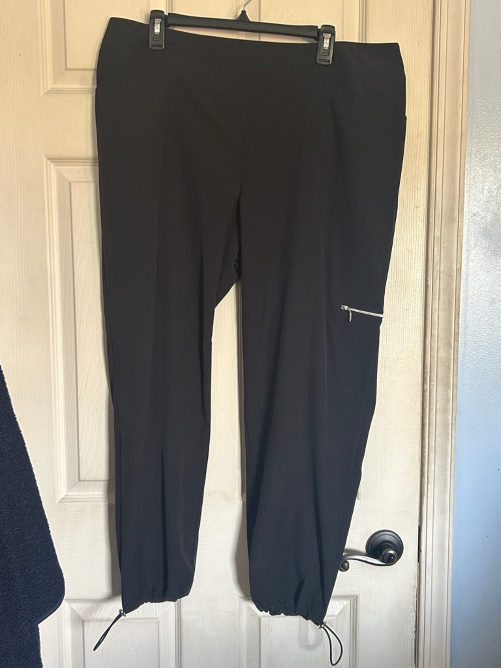Zenergy by Chico’s black pull on ankle pants size XL
